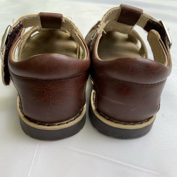 L AMOUR Emerson Fisherman Sandal                         Little Boy size 8 Tan - Picture 4 of 7